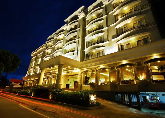 M - Regency Hotel