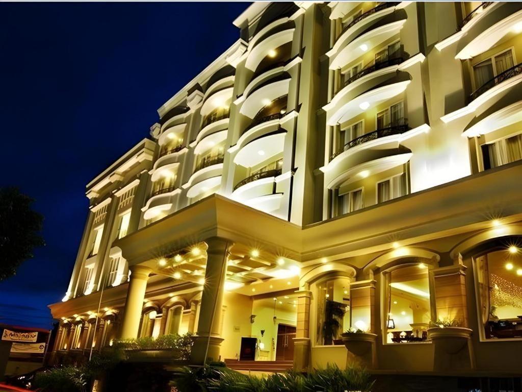 M - Regency 3* Makassar