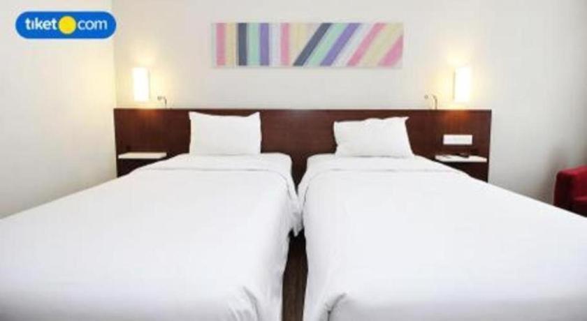 M - Regency Hotel