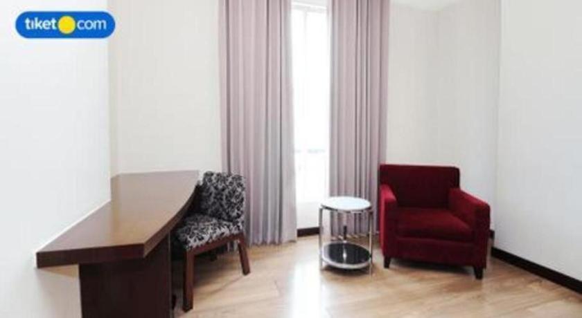 M - Regency Hotel