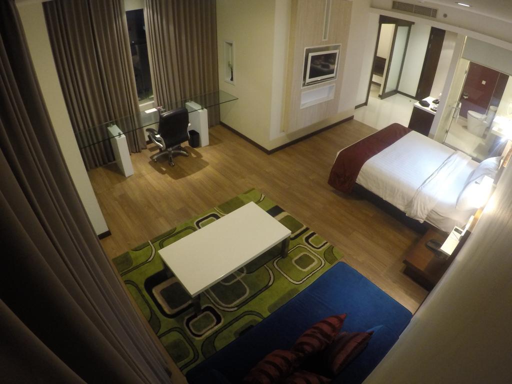 Hotel M - Regency Makassar