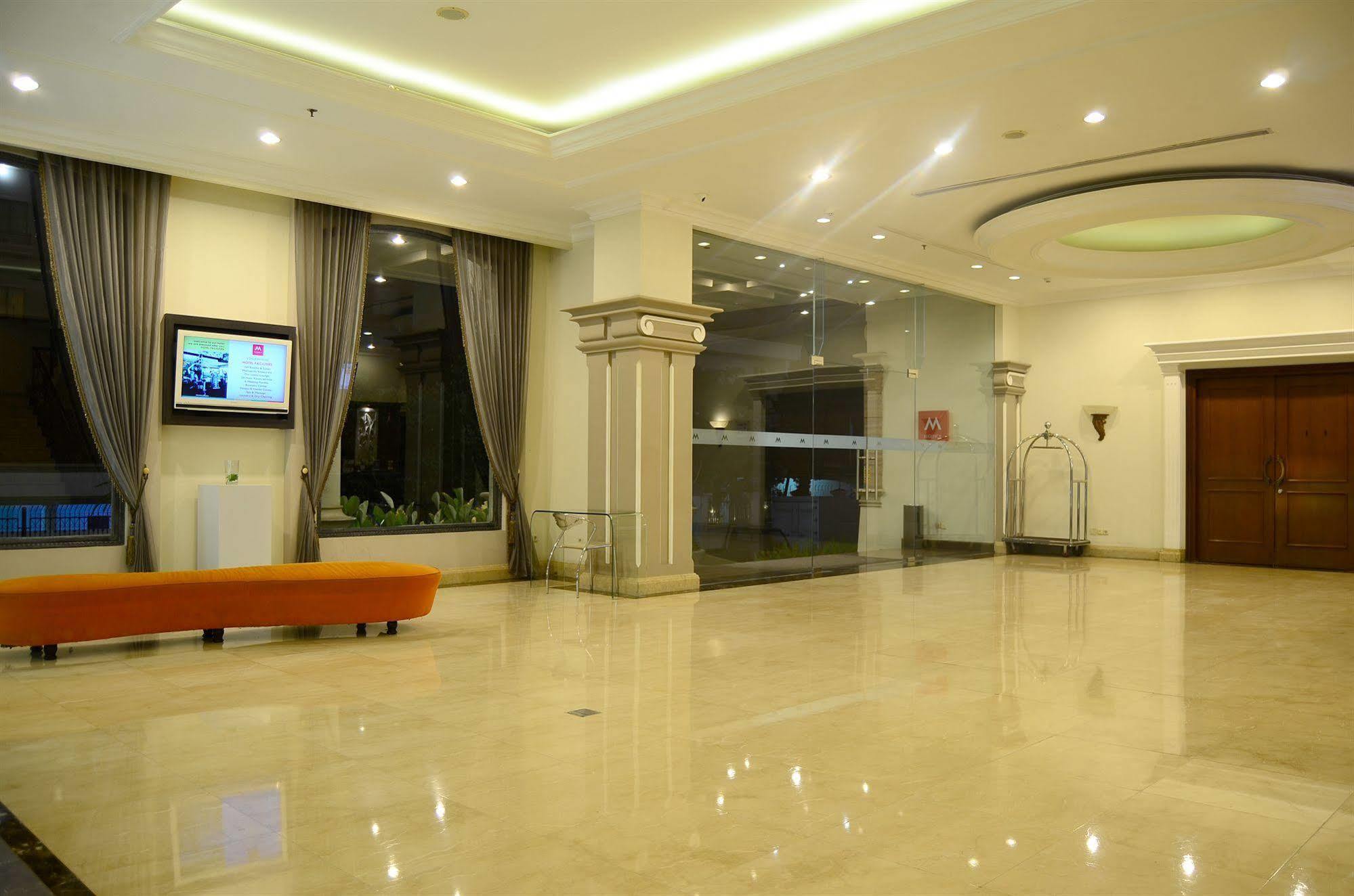 M - Regency Hotel