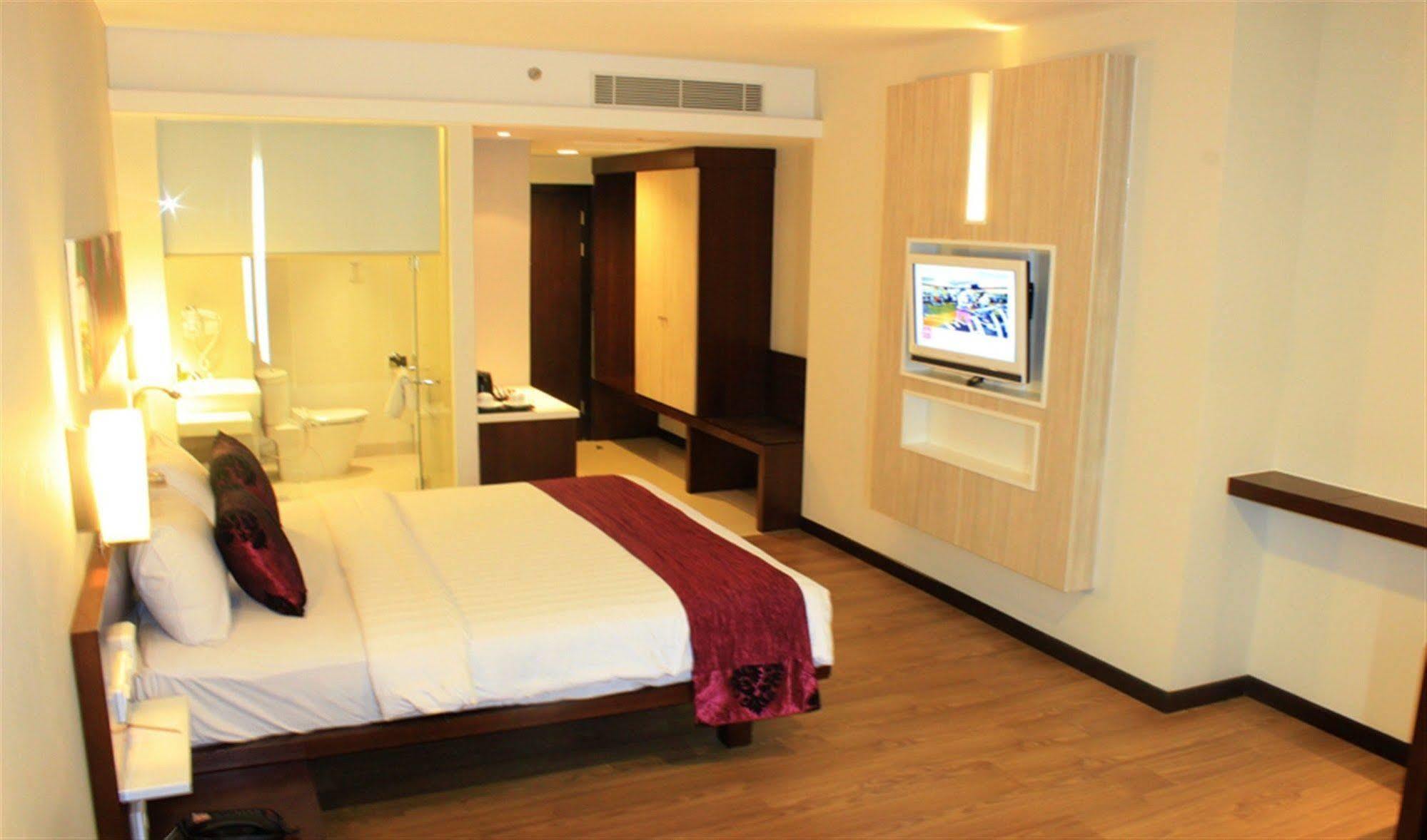 Hotel M - Regency Makassar